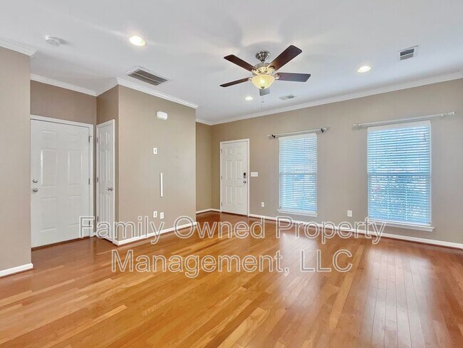 Building Photo - 320 Burton Ct