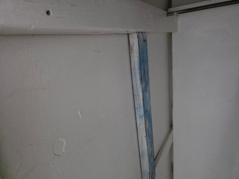 Building Photo - 1711 1/2 Agua Fria St