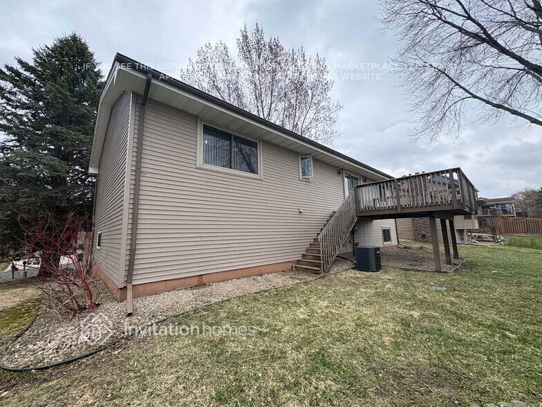 Building Photo - 7897 Kingsview Ln N