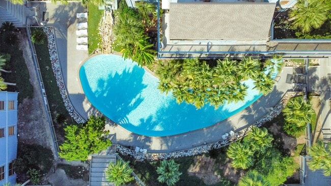 Building Photo - 8100 Seawall Blvd