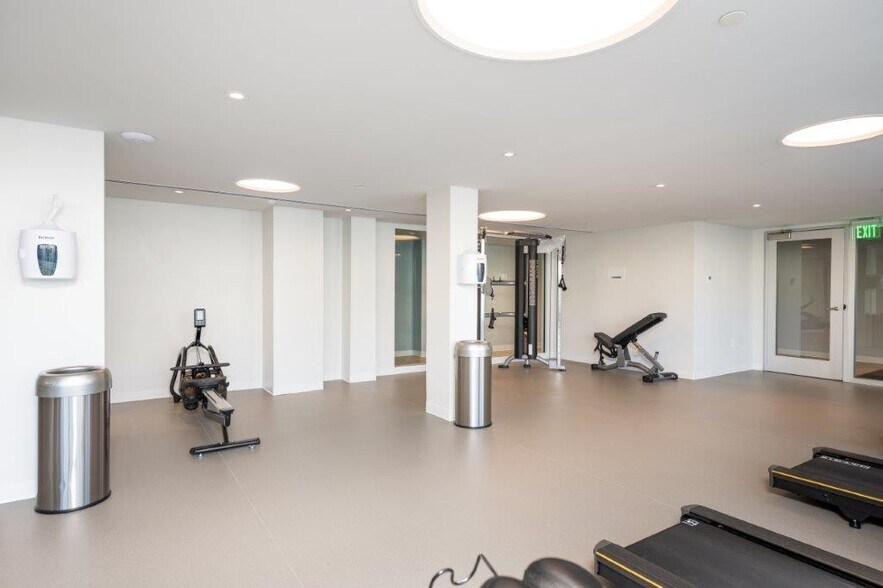 Building Photo - 1410 Columbia Rd