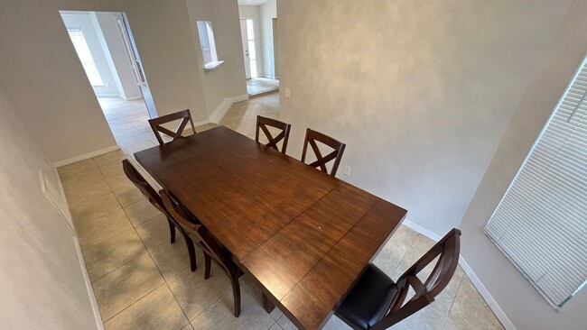 Building Photo - Bright & Spacious 3/2 Home with Huge Yard + Screened Patio — Lawn Care Included!