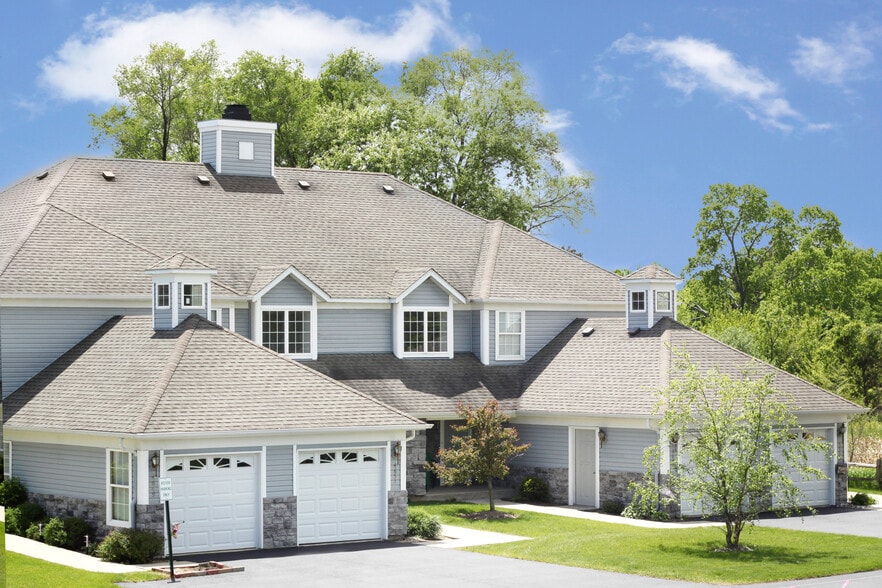 The Gardens on Prairie Rose 4711 Prairie Rose Dr Roscoe IL 61073