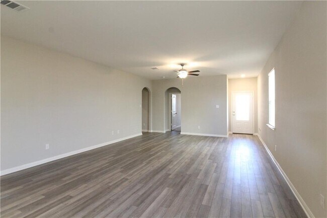 Building Photo - 509 Washington Dr