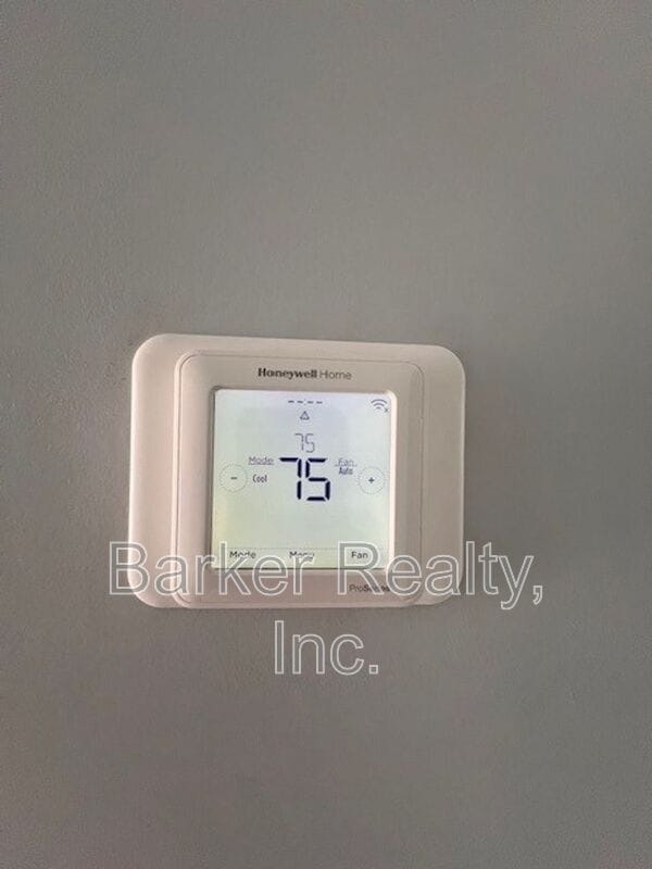 Building Photo - 1602 Pender St