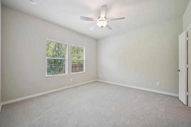 Building Photo - 524 Clover Crk Dr