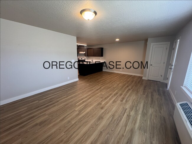 Building Photo - 1100 Q St