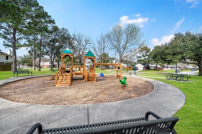 Building Photo - 20431 Fairfield Park Way