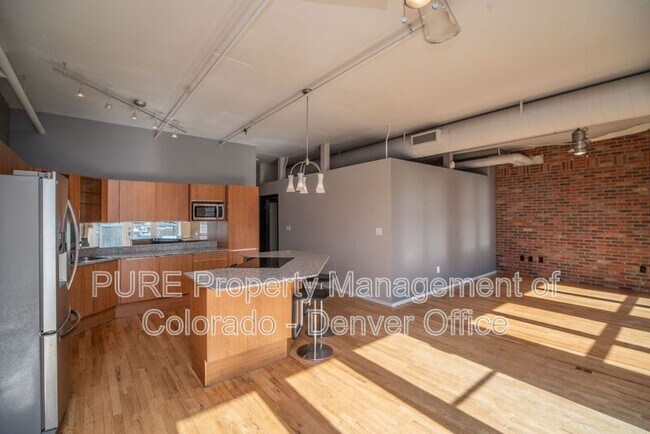 Building Photo - 1499 Blake St