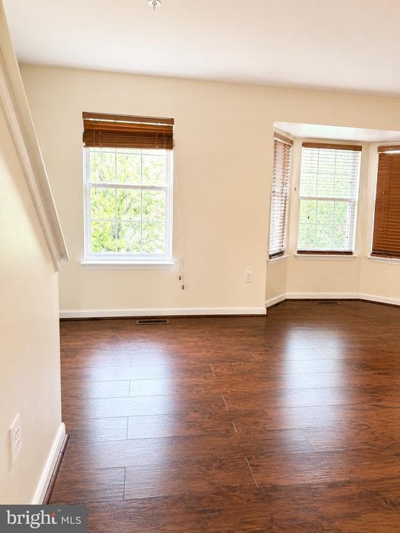 Building Photo - 8809 Francisco Ct