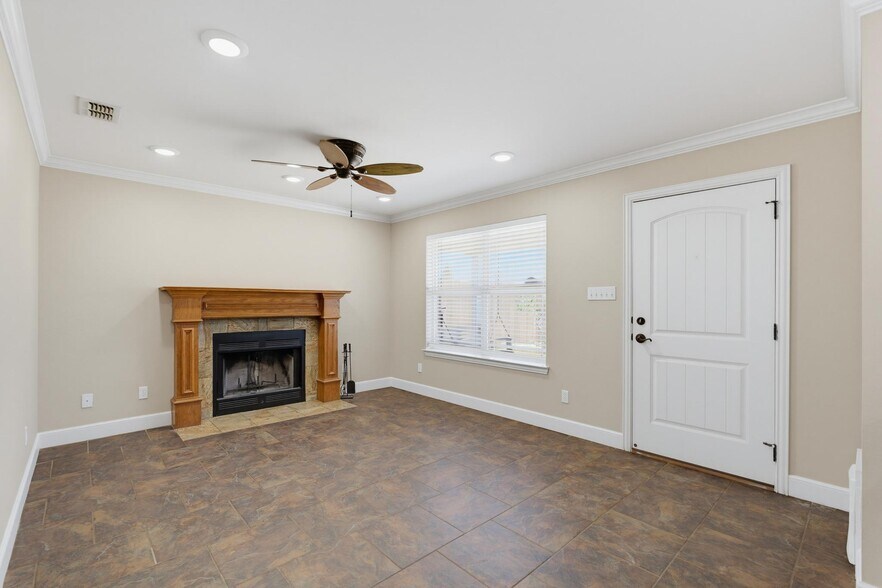 Building Photo - 286 Pilgrim Rd
