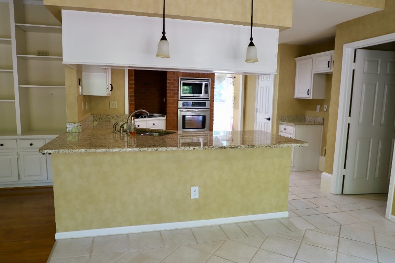 Building Photo - 11395 Vedrines Dr