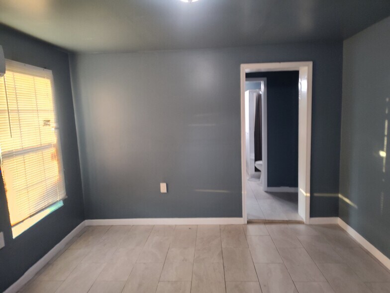 Building Photo - 250 Springfield Ave