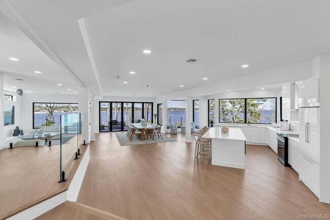 Building Photo - 10 Bay View Dr