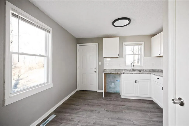 Building Photo - Charming 2-Bedroom/1-Bath Home in the Hear...