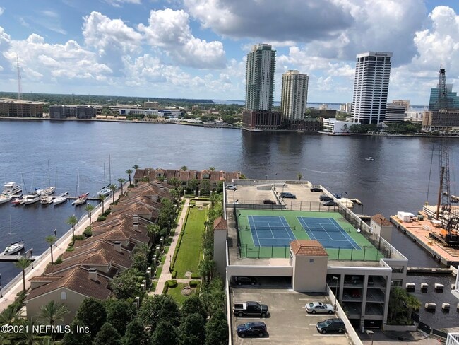 Building Photo - 400 E Bay St