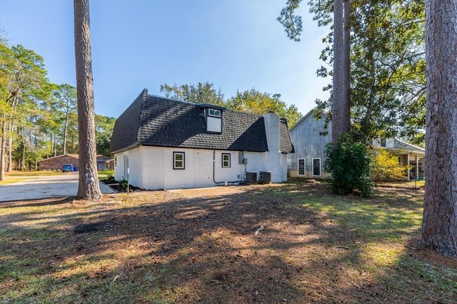 Building Photo - 185 El Pinto