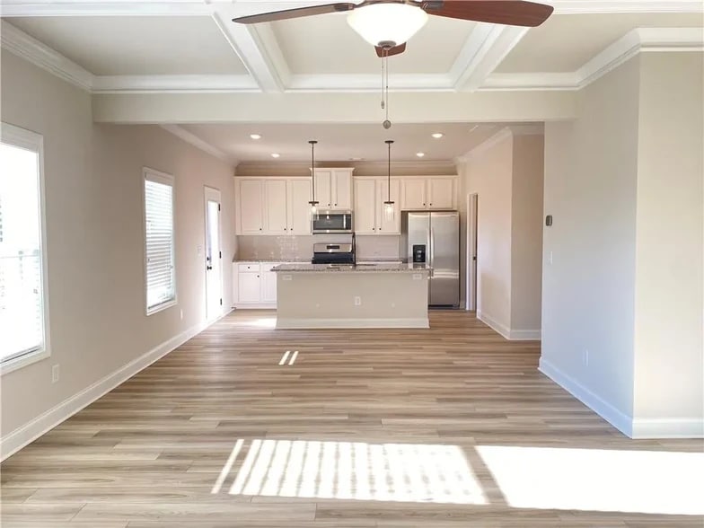 Building Photo - 384 Sterling Creek Way
