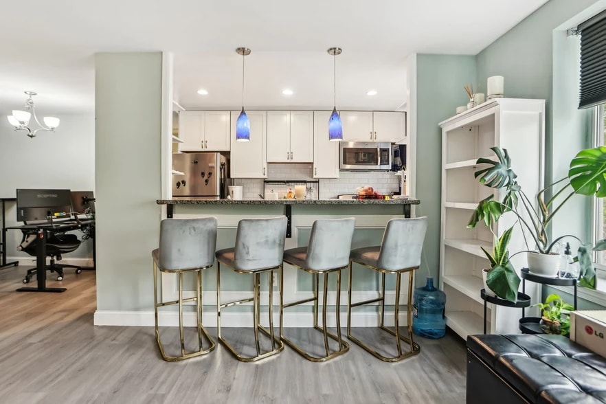 dining area - 4100 W St NW