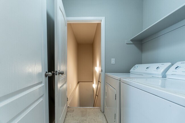 Building Photo - Move in ready home on Kettle Drum