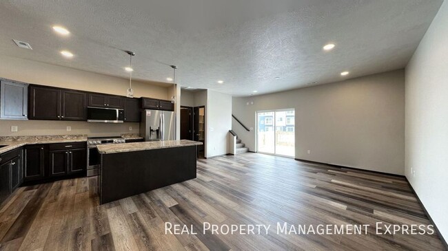 Primary Photo - Modern Luxury: 3 Bed, 2.5 Bath