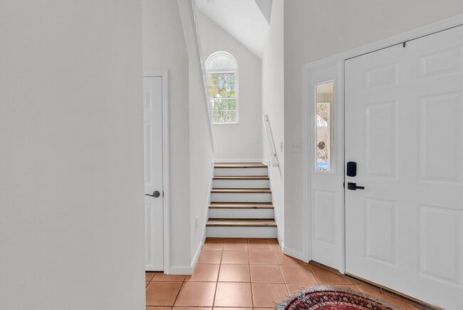 Building Photo - ** $1,000 off your first months rent with a move in by April 15th ** Rent includes Trash pick up,...