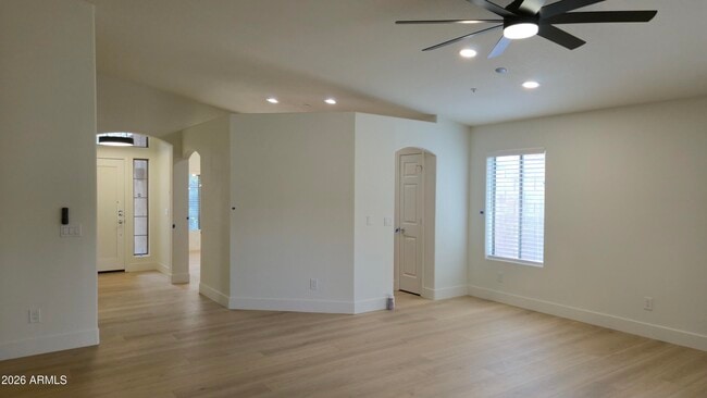 Building Photo - 9616 E Sheena Dr