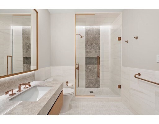 Building Photo - 45 Temple St