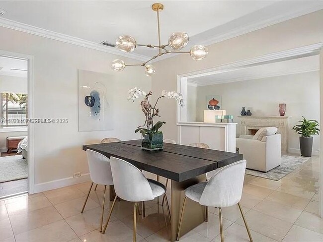 Building Photo - 5371 N Bay Rd