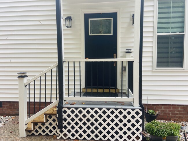 Building Photo - 900 Adams Rd