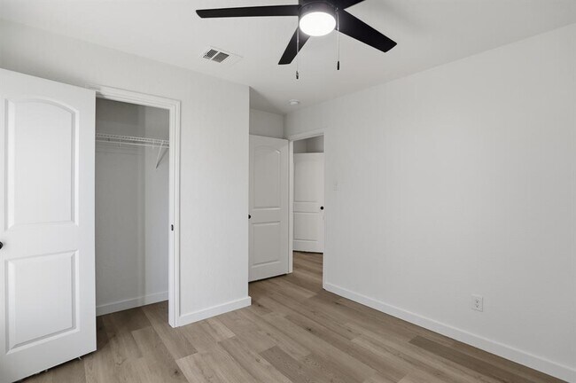 Building Photo - 4001 Cressler Ln