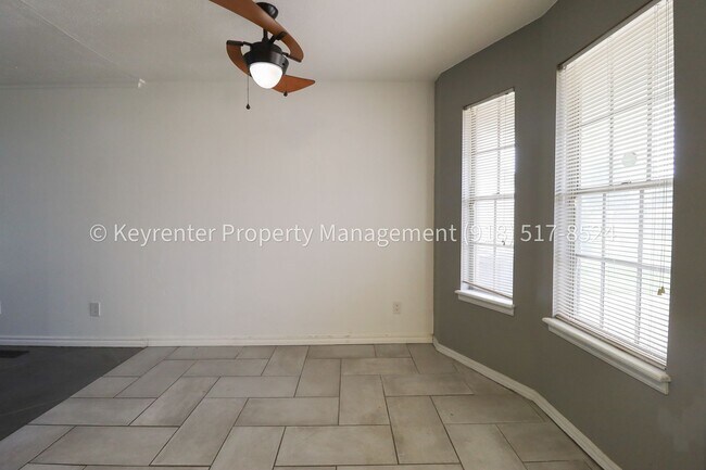 Building Photo - East Tulsa 3 Bedroom Gem! Available for immediate move in!