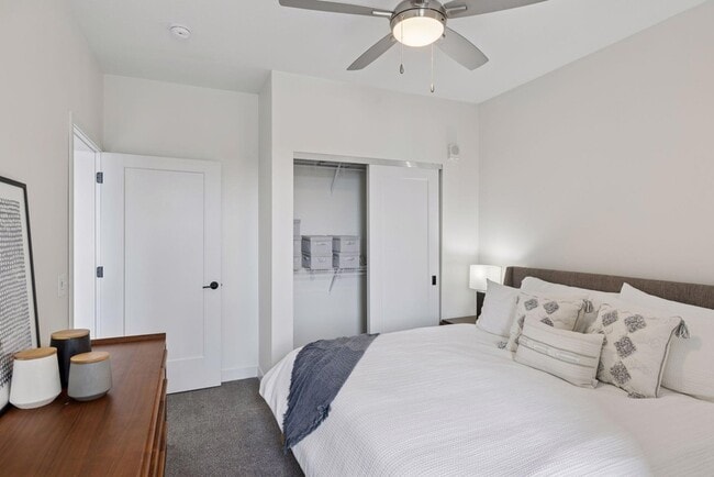 Building Photo - 12610 Ridgedale Dr