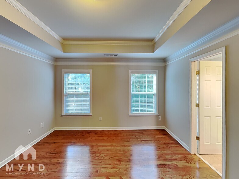 Building Photo - 10839 Yorkwood St