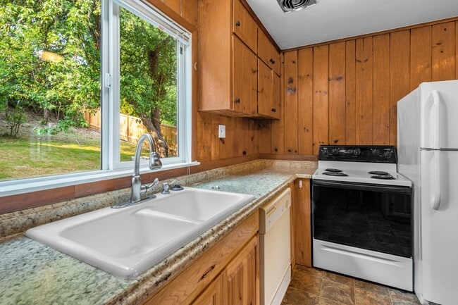 Building Photo - 4bd/2.5ba Kirkland Home