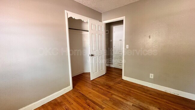 Building Photo - 6808 NW 59th St