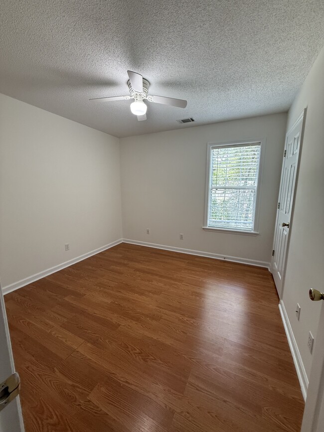 Building Photo - 7 Brickyard Hills Dr