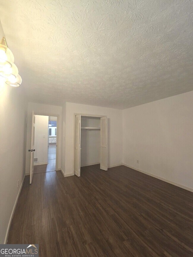 Building Photo - 2821 Meadowlark Trail NW