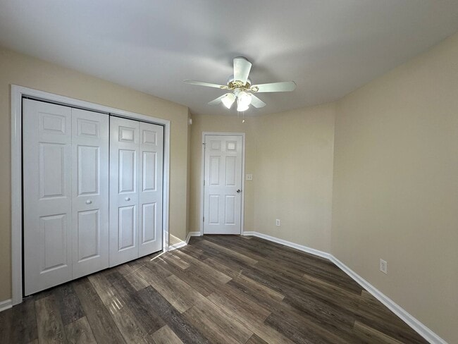 Building Photo - 204 Grandford Pl