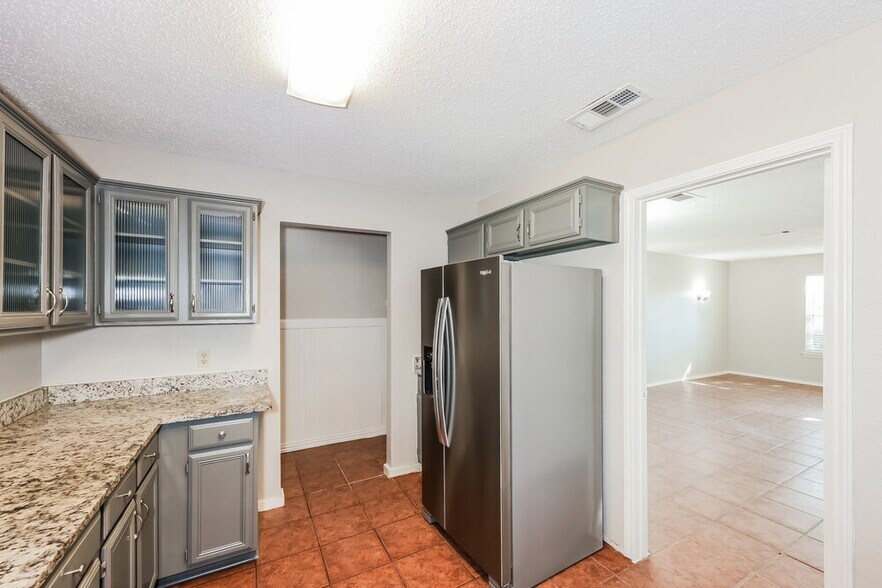 Building Photo - 5528 Royal Meadow Ln