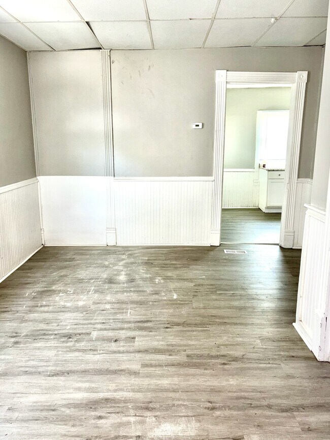 Building Photo - 2826 Saint Xavier St