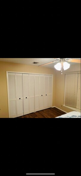 Building Photo - 9687 Chelmsford Dr