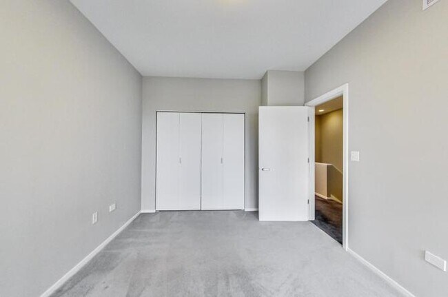 Building Photo - 324 N Jefferson St