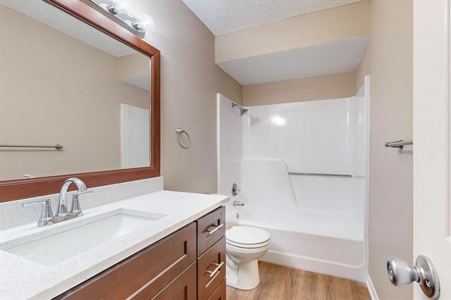 Building Photo - 1908 N Irving Heights Dr