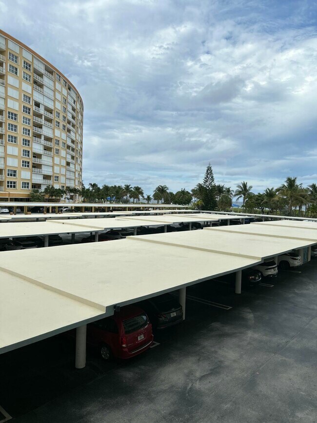 Building Photo - 305 N Pompano Beach Blvd