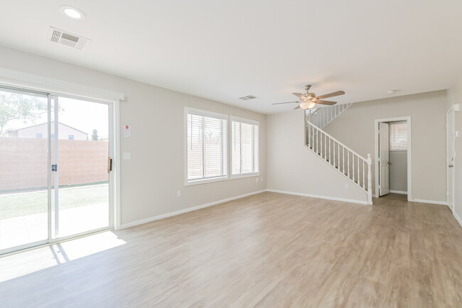 Building Photo - 5007 Pine Mountain Ave