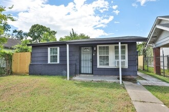 Building Photo - 2814 Winbern St