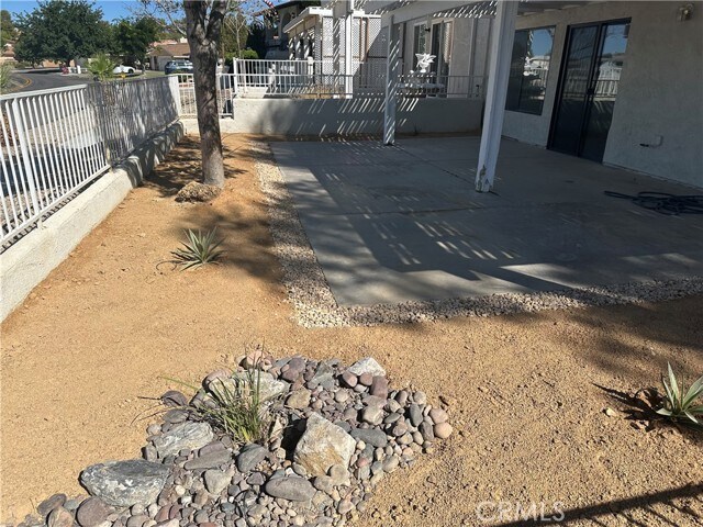 Building Photo - 14702 Clubhouse Dr