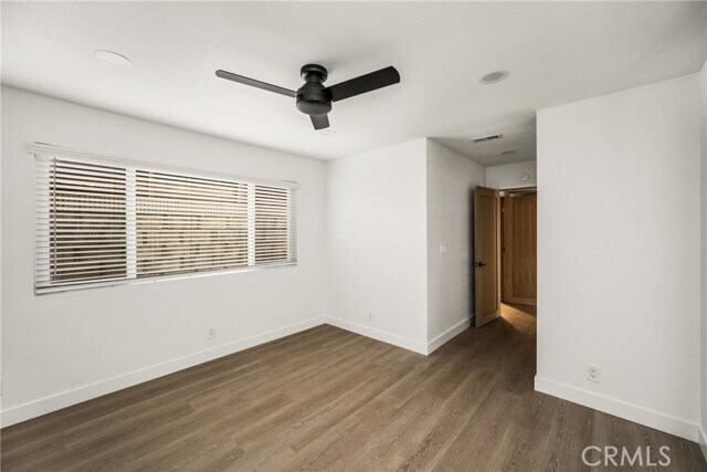 Building Photo - 2565 Santa Ana Ave