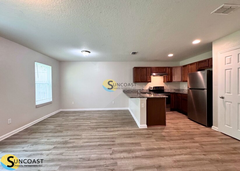 Building Photo - 8329 Homeport Ct